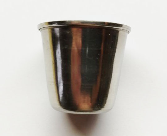 Скляночка з нержавіючої сталі для пропонування води та напоїв