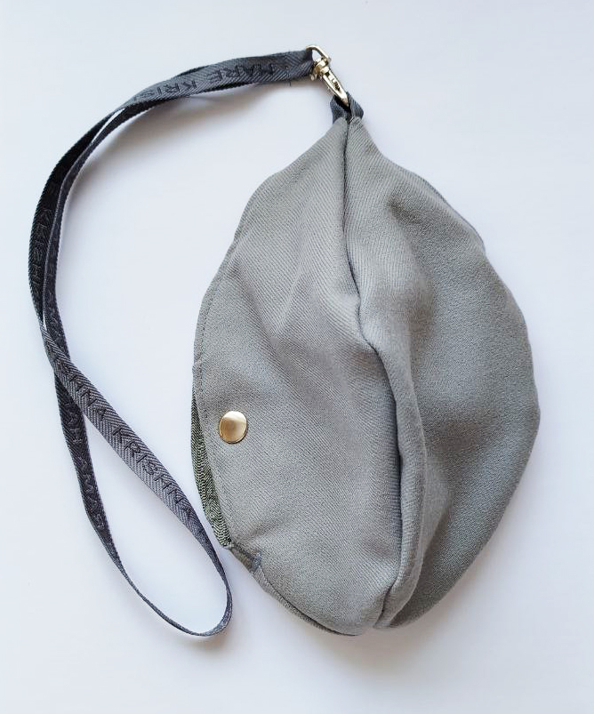 мішечoк для чоток дуже якісний!