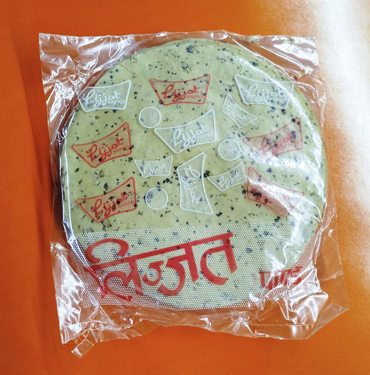 Пападами з чорним перцєм Пападами Lijjat з чорним перцєм